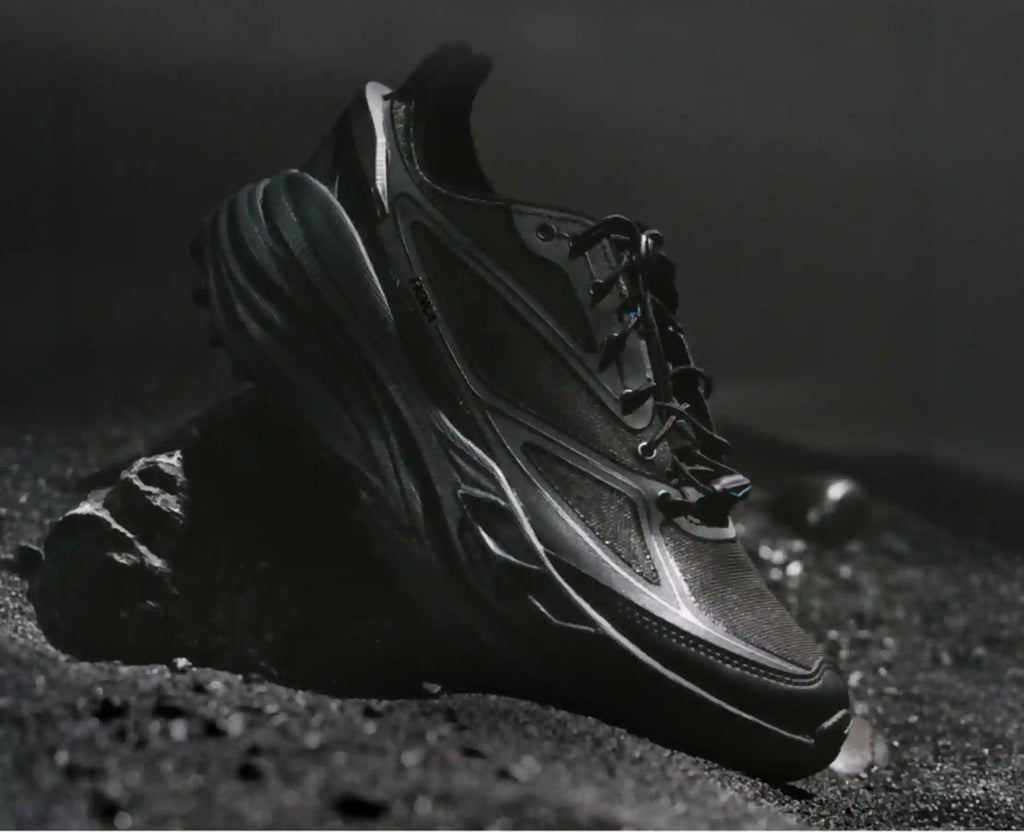 Stinson One7 + Dover Street Market:Black / Carbon Black:M4/W5
